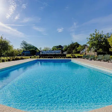 Chateau Sleeps 15 Pool Wifi 別荘 Tamerville