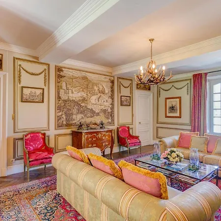 Chateau Sleeps 15 Pool Wifi